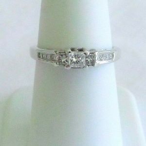 1CT Diamond Engagement Ring 14KWG